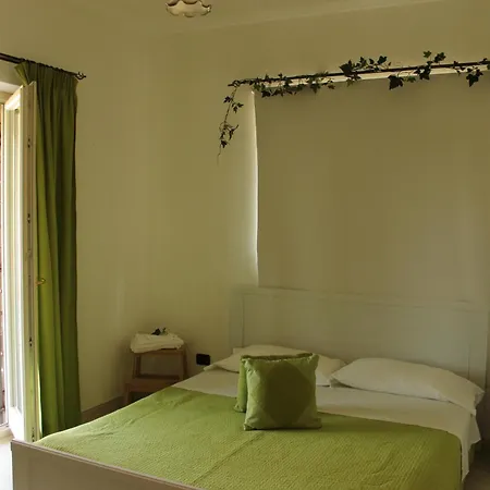 Le Rocce Bed and Breakfast