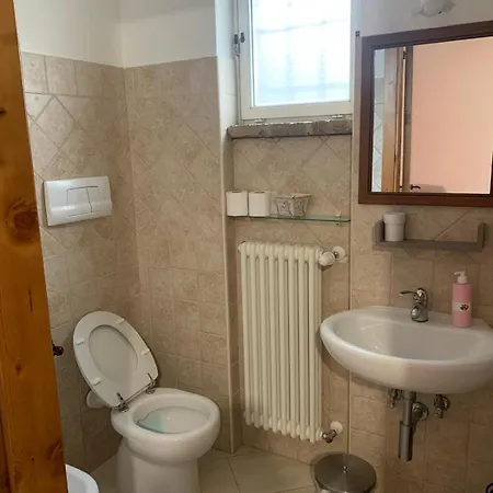 Le Rocce Bed & Breakfast *