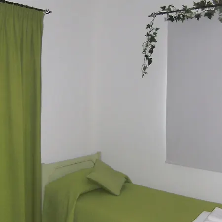 Nocleg ze śniadaniem Le Rocce 4*