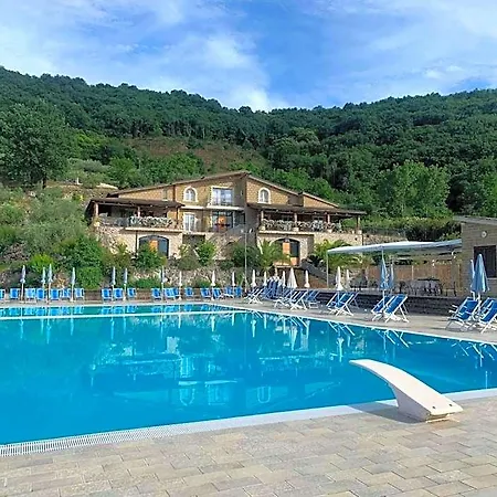 Alojamento de Acomodação e Pequeno-almoço Le Rocce 4*