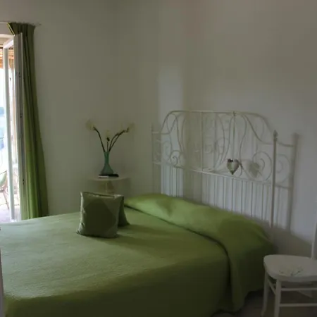 Le Rocce Bed & Breakfast