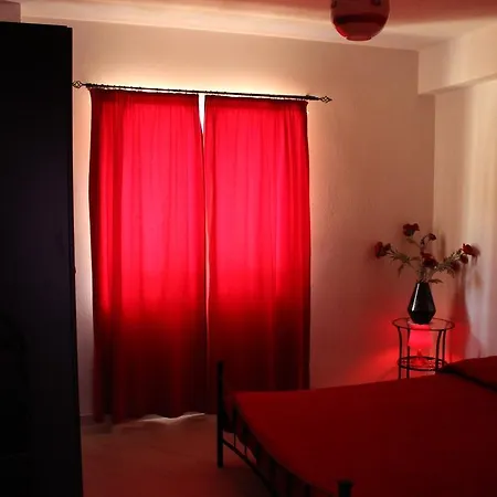 Le Rocce Bed & Breakfast *