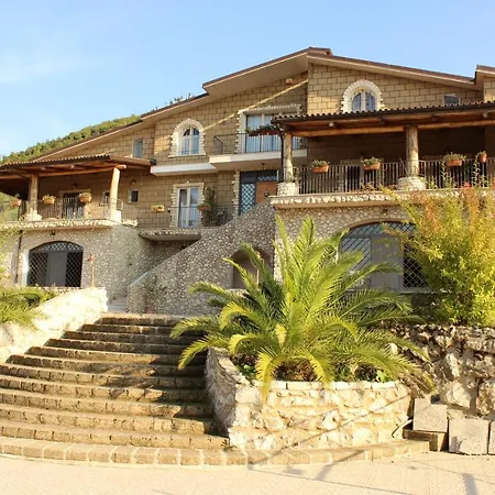 Le Rocce 4*