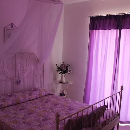 Le Rocce Bed & Breakfast