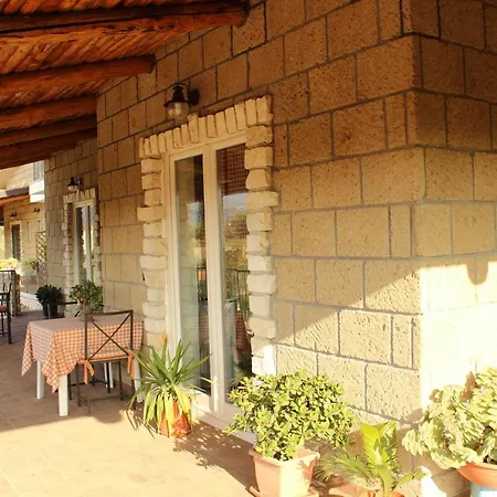 Bed and Breakfast Le Rocce SantʼAgata deʼ Goti