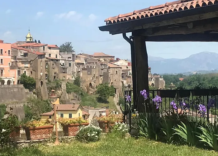 فندق مبيت وإفطار Le Rocce 4*