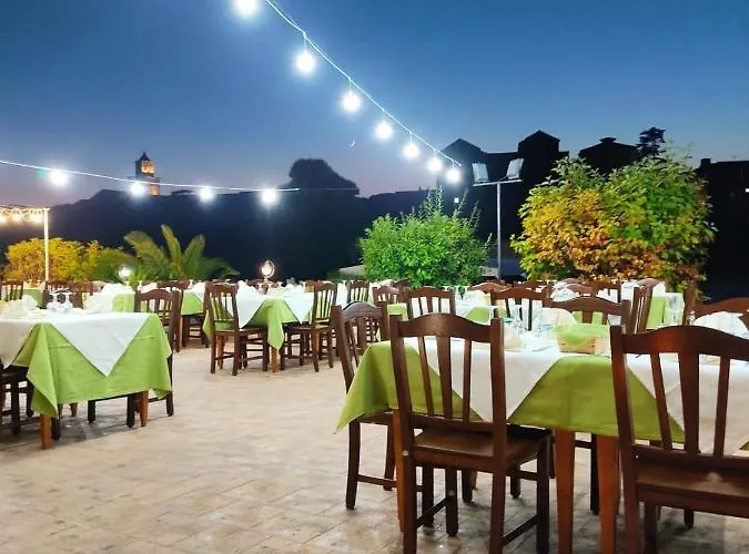 Le Rocce 4* SantʼAgata deʼ Goti