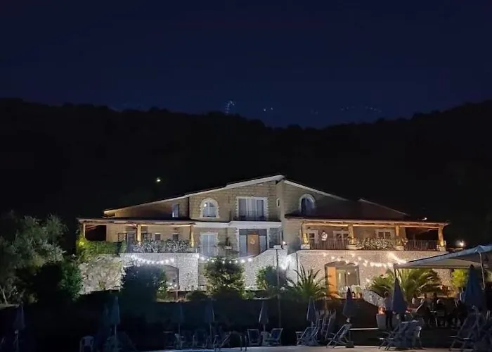 Le Rocce 4* SantʼAgata deʼ Goti