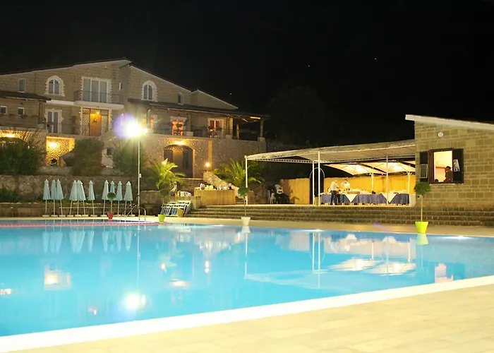 Le Rocce 4* SantʼAgata deʼ Goti