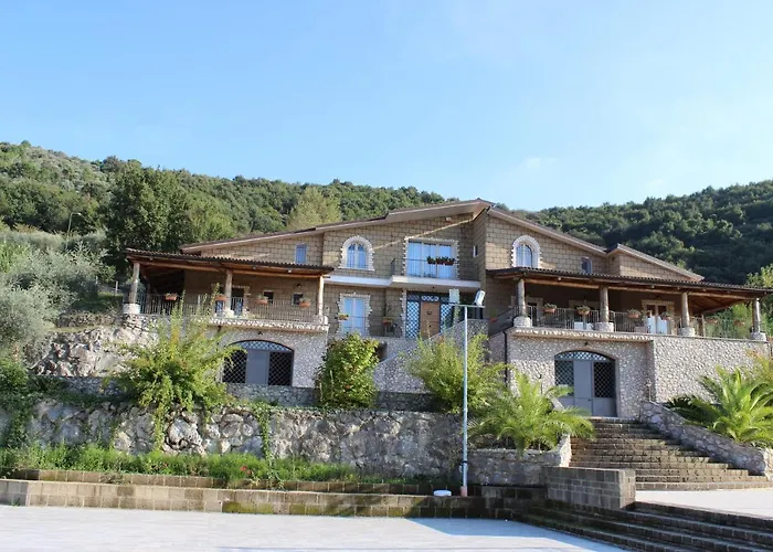 Le Rocce 4* SantʼAgata deʼ Goti